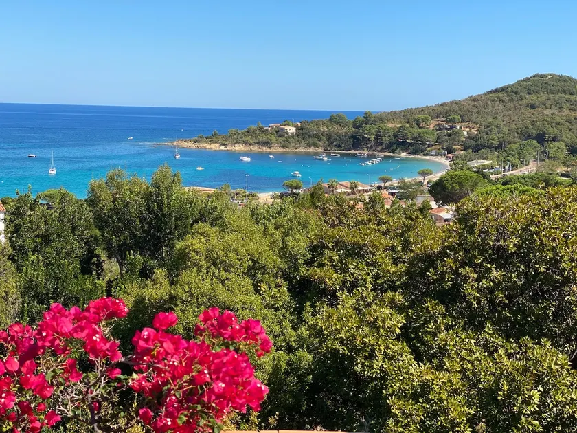 Paradise-view villa in Baie Favone - Image 1