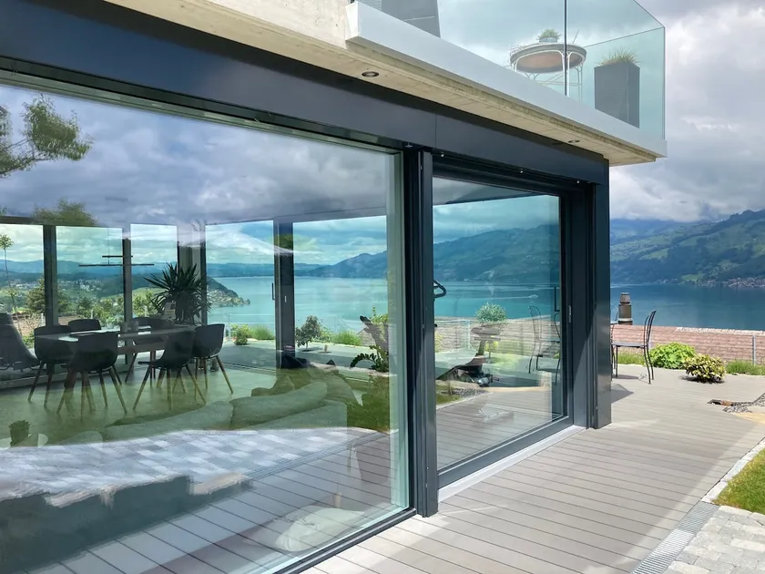 Modern accommodation with panoramic views of Lake Thun - Image 1