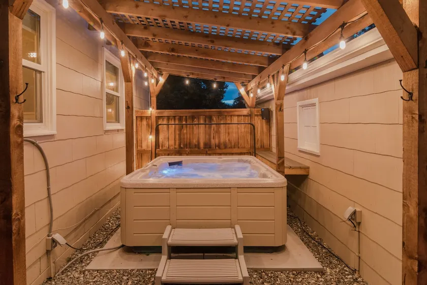 Italian Style in Old Town with Private Hot Tub - Image 1