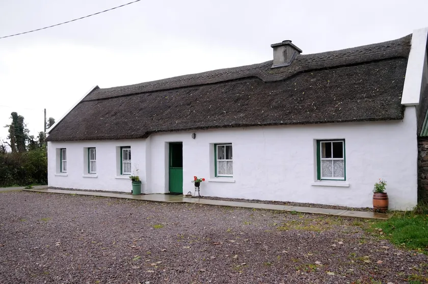 The Thatched Cottage on The Wild Atlantic Way - Image 1