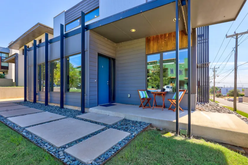Modern Luxury Roof-deck Escape in Downtown OKC - Image 1