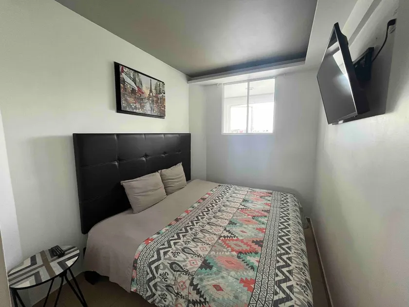STUDiO DISTRICT CINCO - Image 1