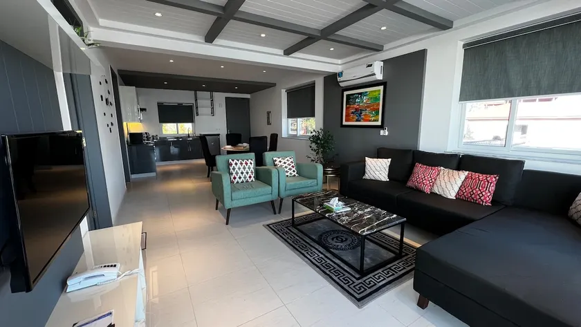 2 Bed Serviced Apartment with Free Parking - Image 1