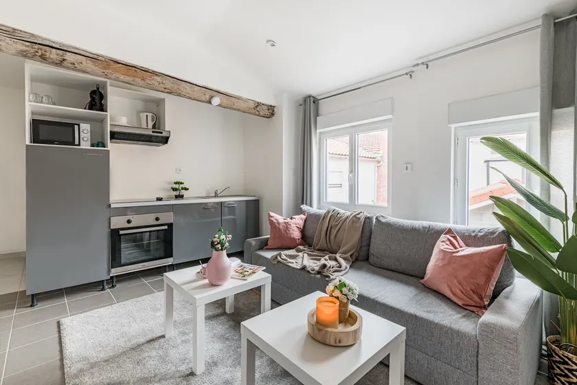 Beautiful fully-equipped 2 bedroom (Netflix, Disney+ included) - Image 1