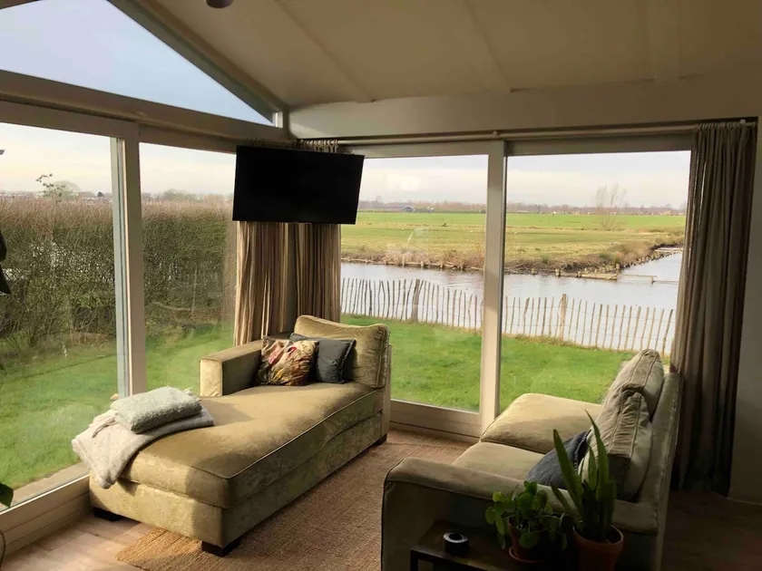 House with stunning views. - Image 1