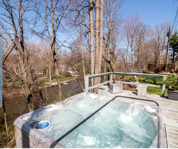 Serenity House on the River - Image 1