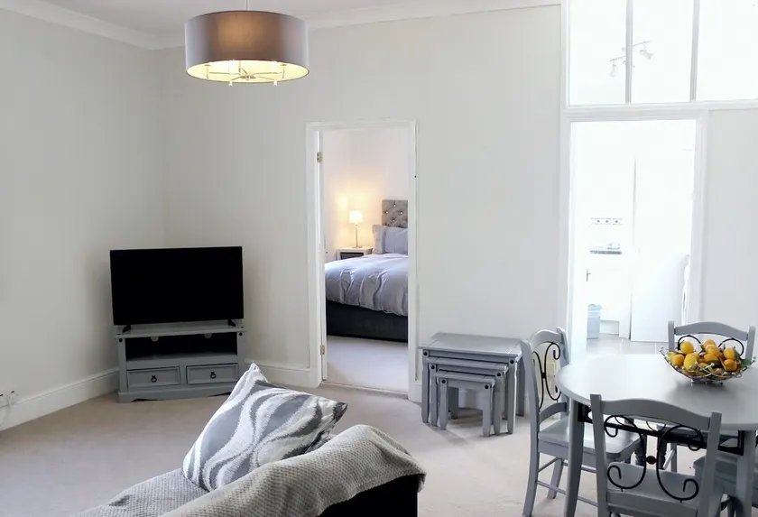 Entire Tettenhall apartment with a view - Image 1