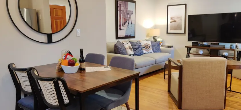 Jackson's Cozy 2 bedroom Near Sony Studios - Image 1