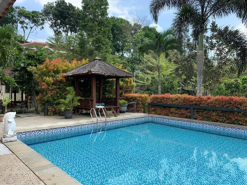 11 BR Villa Evelyn Rose Megamendung Puncak Bogor - Image 1