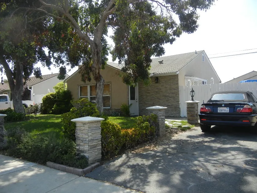 1/2 mile Best south bay Redondo beach 8 minutes - Image 1