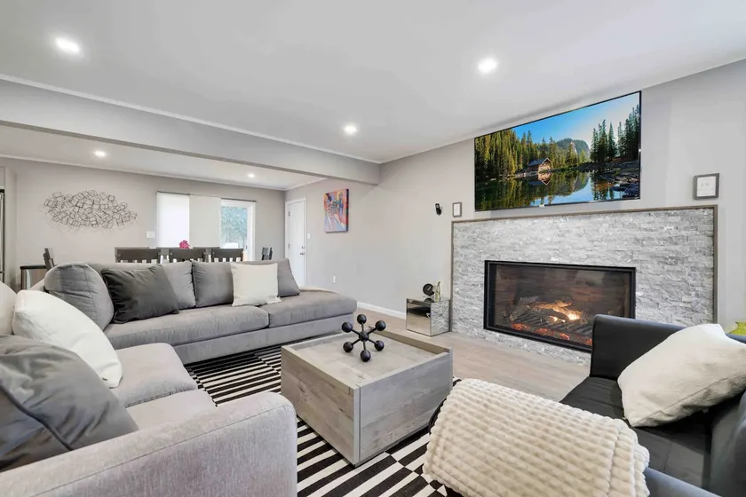 Luxury Modern 6BR Pocono Home Near All Attractions - Image 1