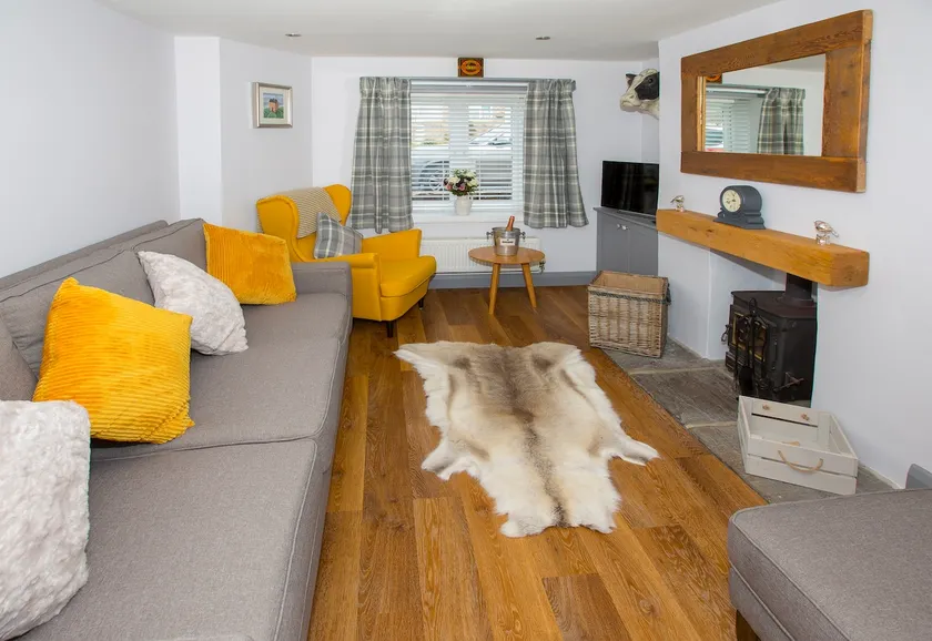 Luxury cottage, 15 mins to beach, 2 mins to town - Image 1