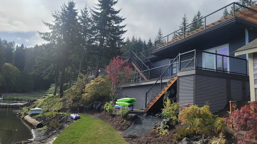 Group Getaway - 2 Hot Tubs, Kayaks, Paddle Boards - Image 1