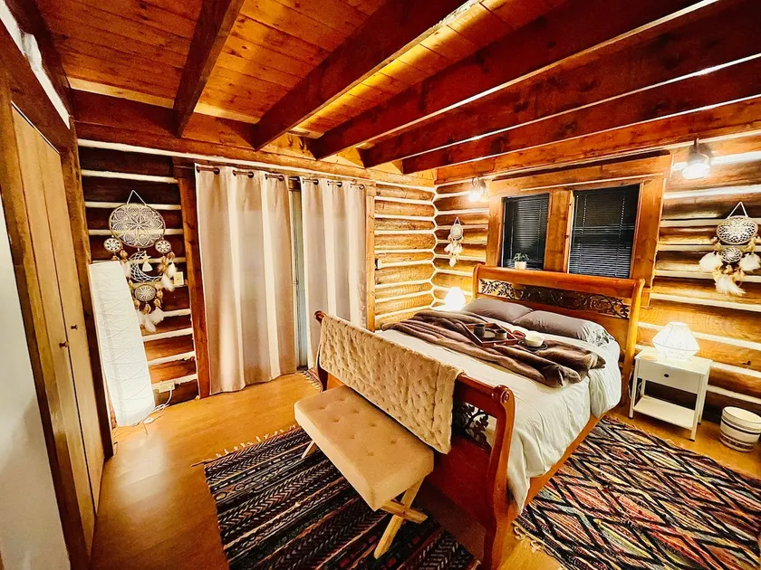 Wigwam Lodge ~ HotTub ~ MasterSuite~Woodland Views - Image 1