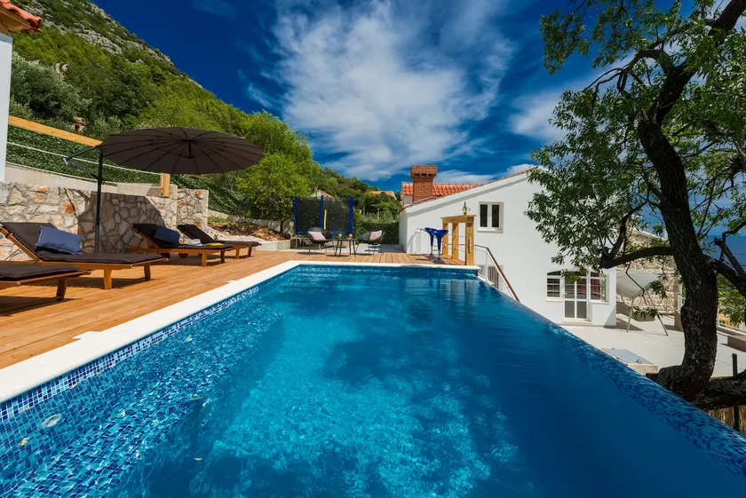 Villa Dundo Pero - Image 1