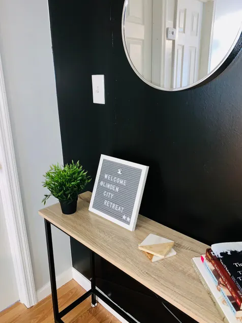 Guest Favorite ~ 2 Bedroom Apt. - 30mins to NYC! - Image 1