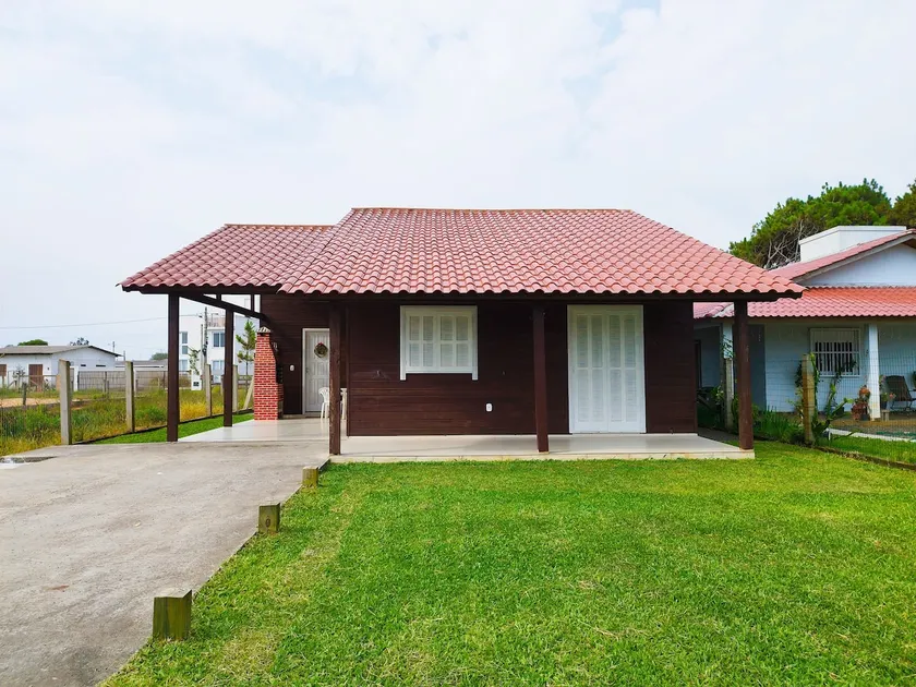 Spacious House with Patio | 100m from the Sea - Image 1