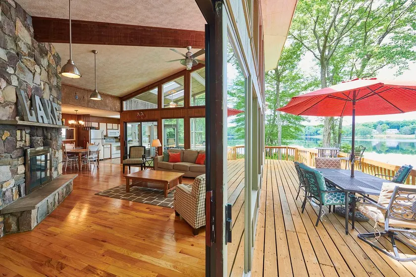 Lake Front Retreat in the Poconos * King Bed* - Image 1