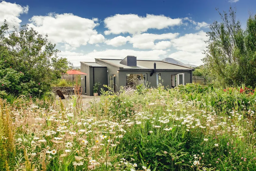 Juli's House - Seaside retreat with stunning views - Image 1