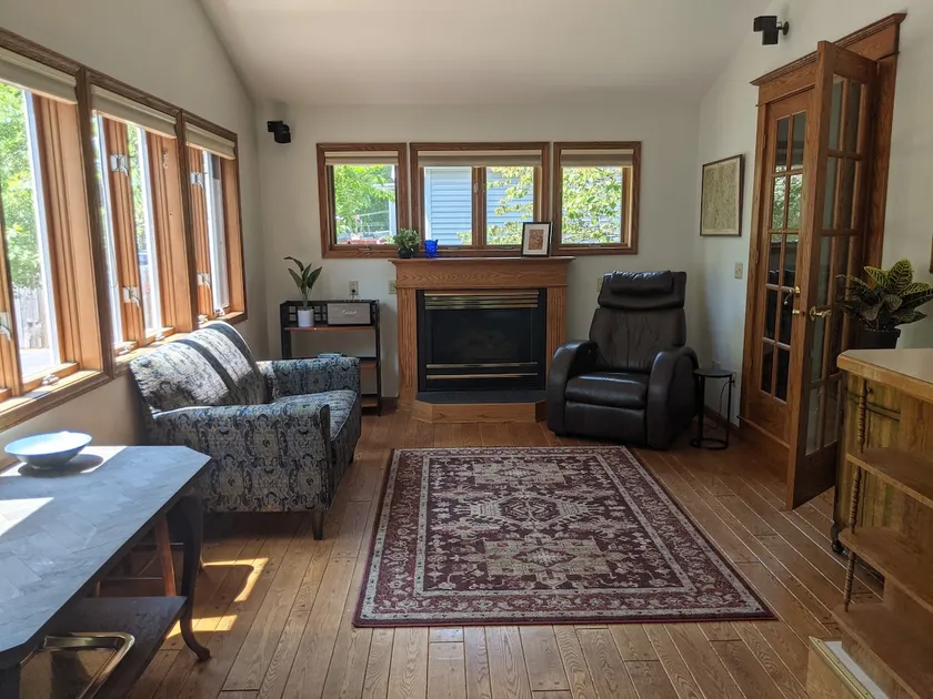 Entire home 3BR - Charming Craftsman, walk to town - Image 1