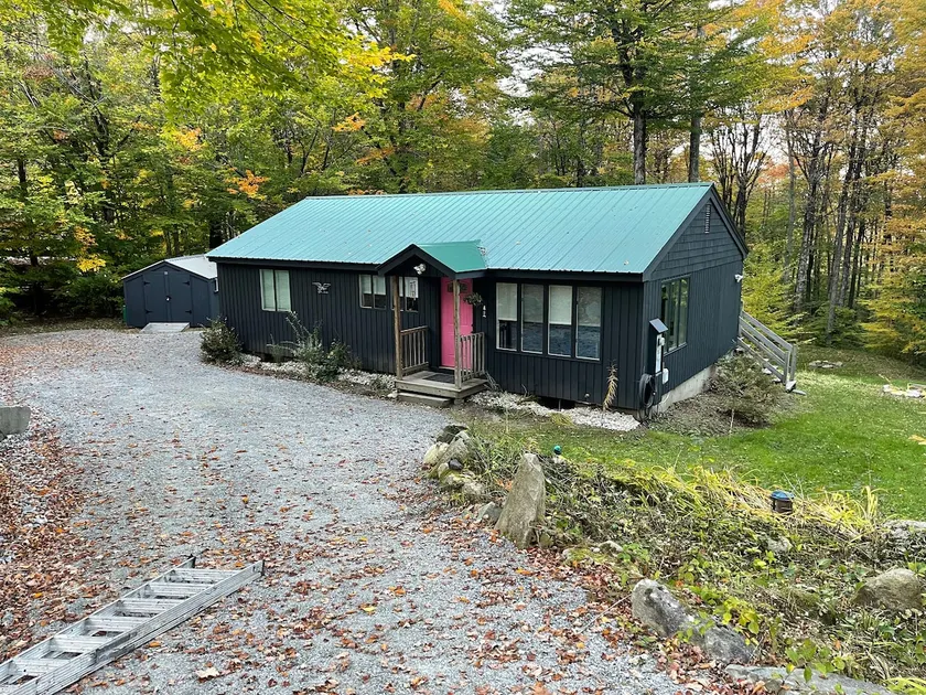 2-Bedroom Home, 7 Minutes From Stratton Mountain - Image 1