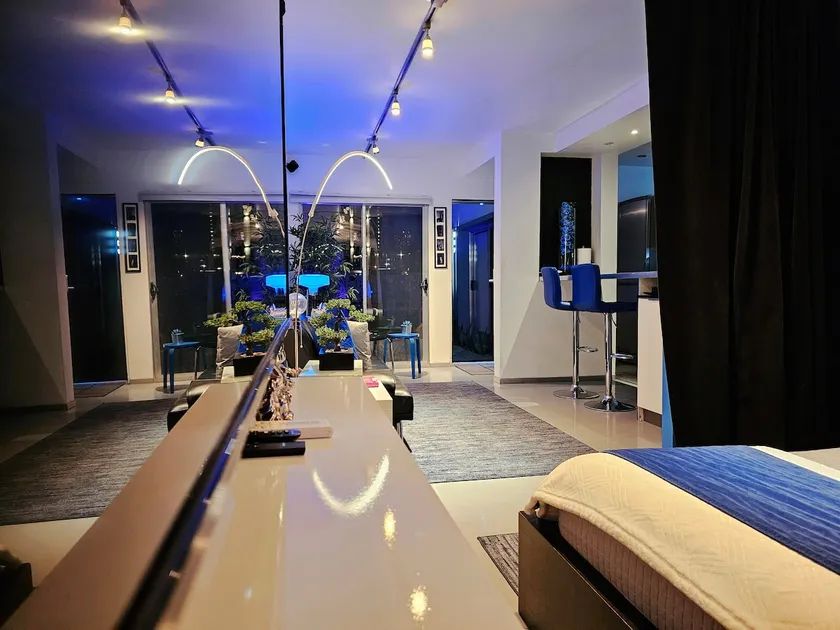 6B PRIVATe Patio/Pool/Roofdeck/Suana/FREE Parking. - Image 1