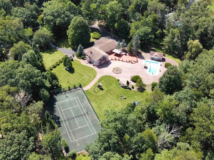 2 Acre Backyard w/ Private 12ft Pool, Tennis&Patio - Image 1