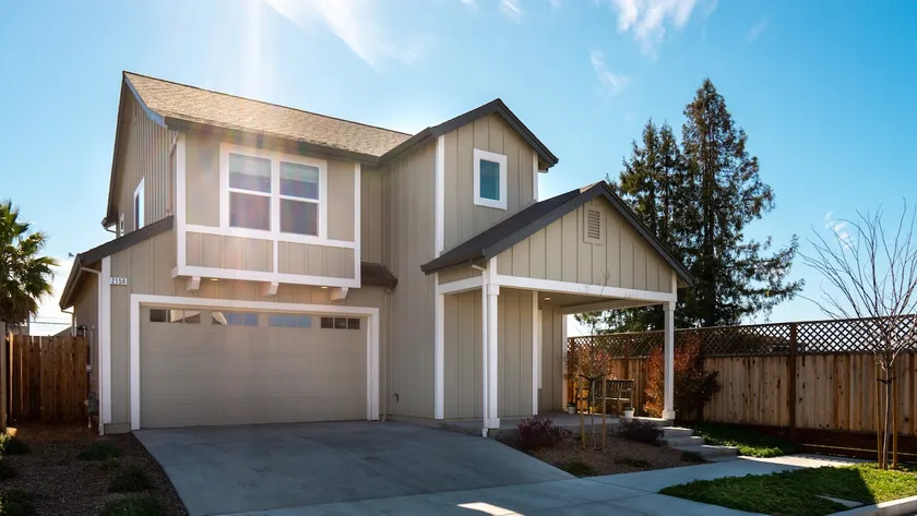 Centrally Located, Modern Wine Country Estate - Image 1