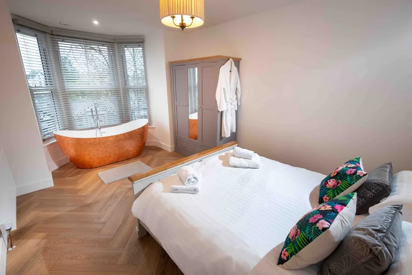 Copper Bath & Views | Dog-Friendly Home | Sleeps 6 - Image 1