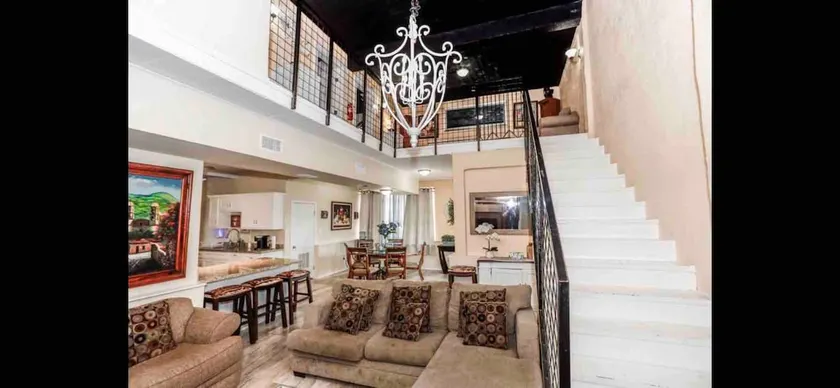 Cozy 4 bedroom home - Image 1