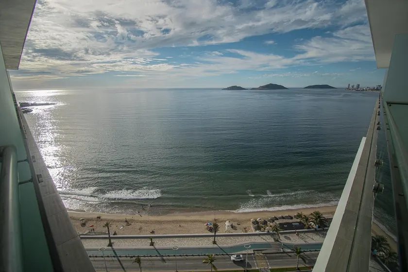 Everything you need on the Malecon -1503 T eMe - Image 1