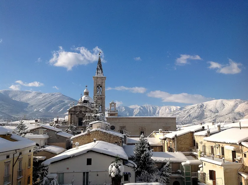 La Finestra Sulmò, Panorama-Apartment in Sulmona mit Blick auf die Altstadt - Image 1