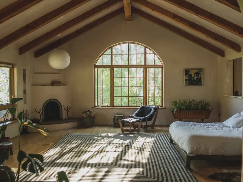 Many Feathers Ranch: 8000 sqft on the Rio Hondo - Image 1