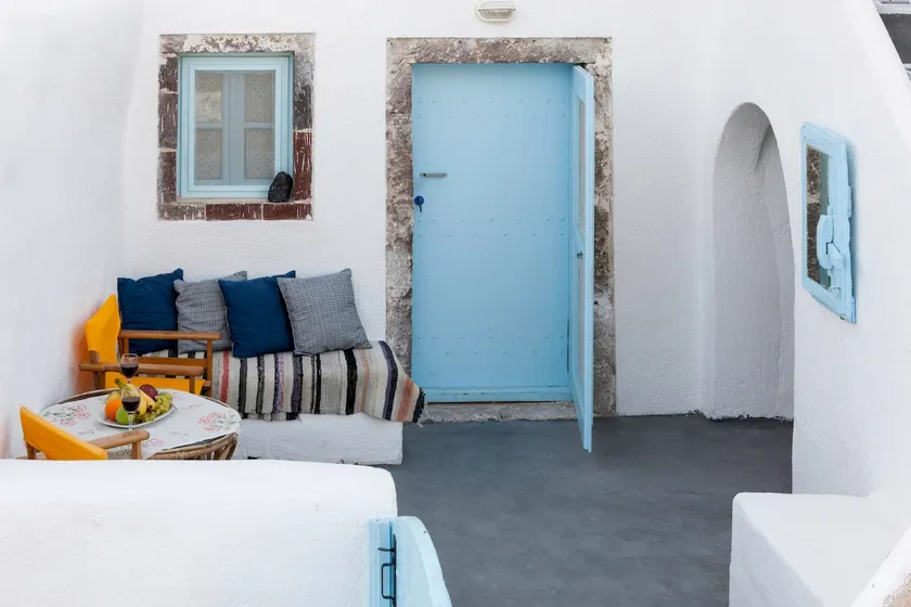 Black Rock Traditional Rooms - Image 1