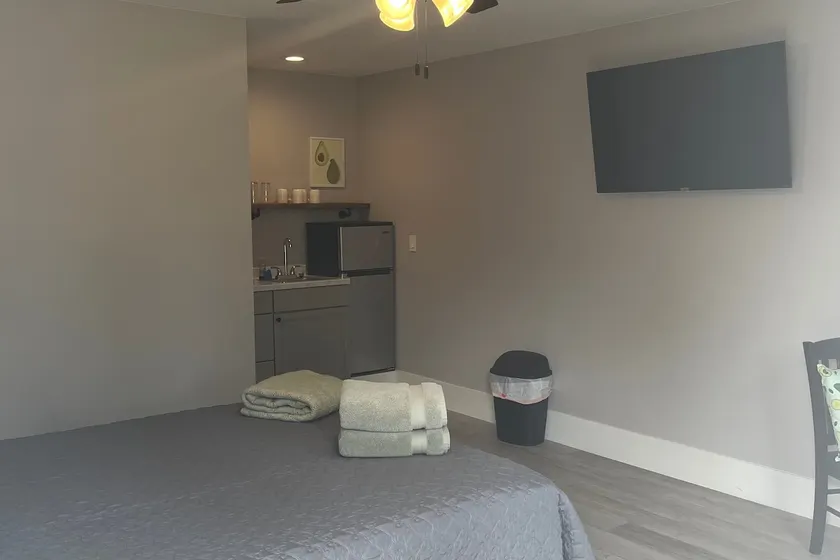 Guacamole: Adorable one-room place near MTB trails - Image 1