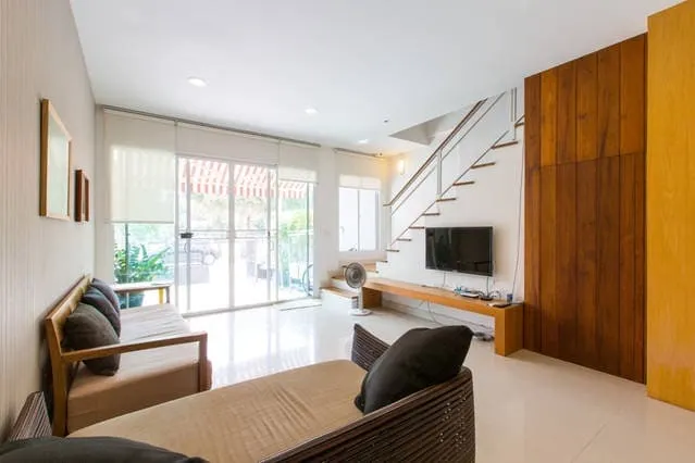 Tranquil 3-bedroom house with garden view - Image 1