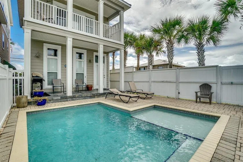 Amzg Gulf view,4 Bd/3.5 Bath Home, Pvt heated Pool - Image 1