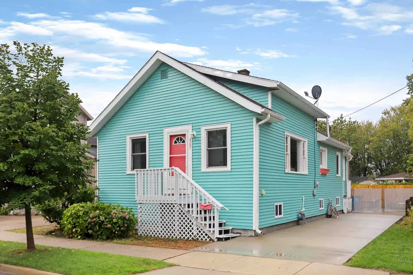 Downtown Bungalow~Bike to the Beach! - Image 1