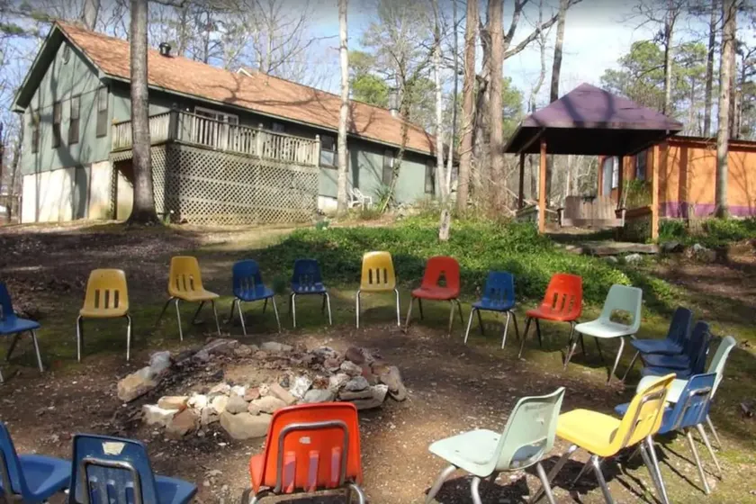 Big Cottage, sleeps 21 close to Lake Ouachita! - Image 1