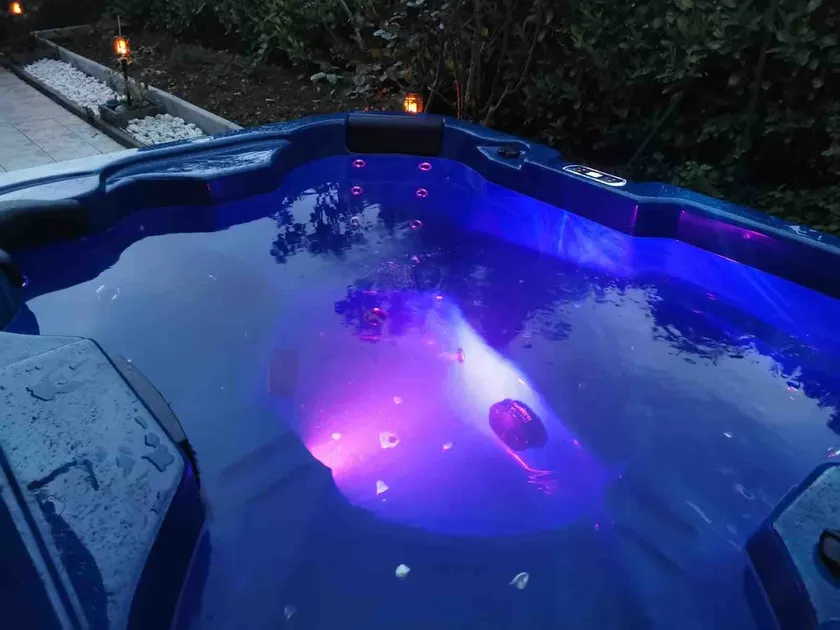 House Time Break Jacuzzi 4*- Clim-garden-BBQ-Park - Image 1