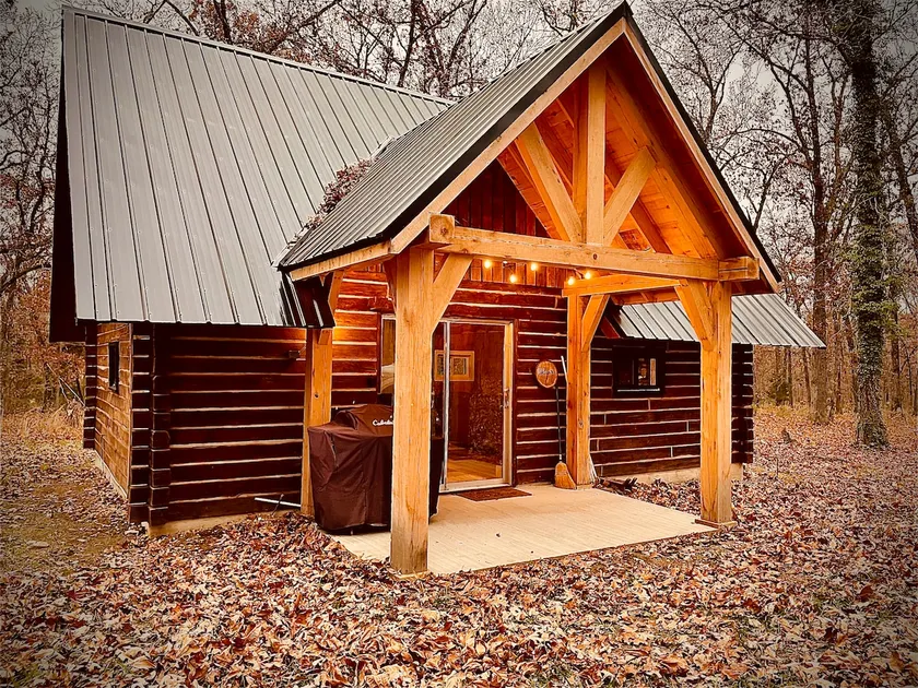 Jimmy’s Cabin - Image 1