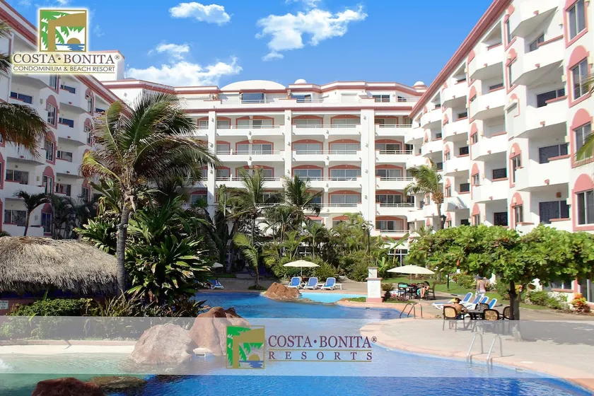 Costa Bonita Condominiums & Beach Resort - Tercer planta - Image 1