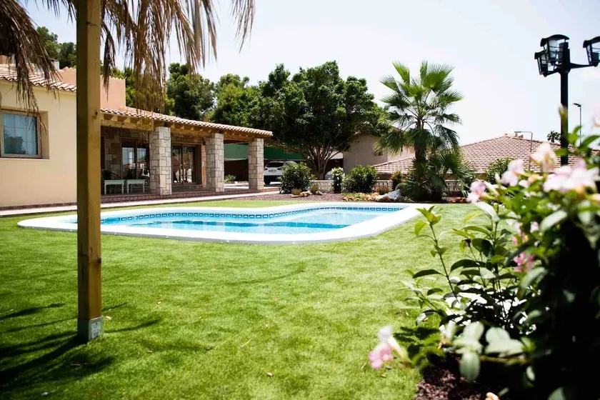 Family Villa in Alicante Saltwater Pool AC And Bbq - Image 1