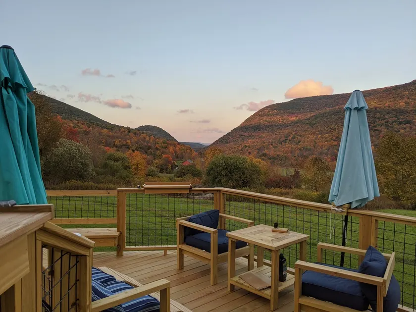 Private Catskills retreat with panoramic views - Image 1