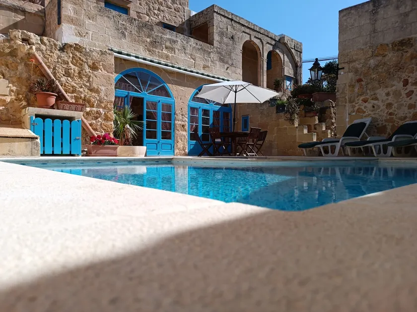 Traditional and charming 3 bedroom farmhouse with pool - Image 1