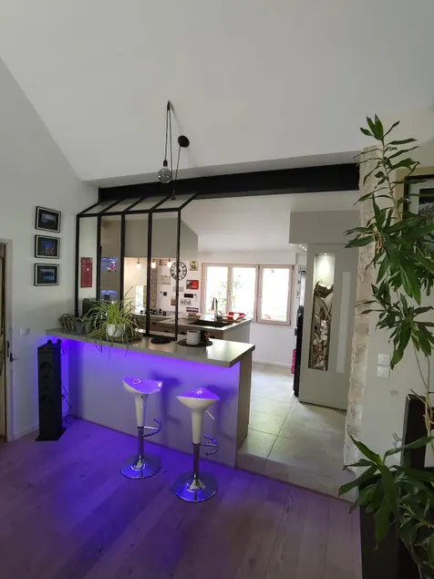Family home: charm & nature - Image 1