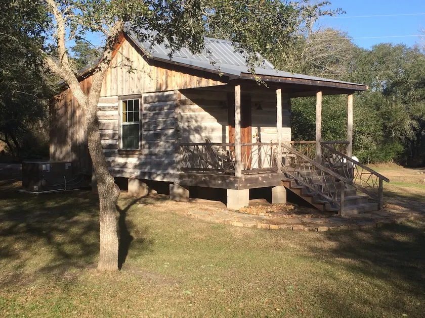Abgeschiedenes Blockhaus für zwei Personen in La Grange, TX - Image 1