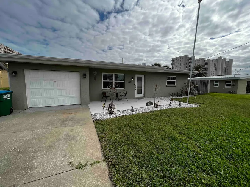 The Walls Beach Home - Image 1