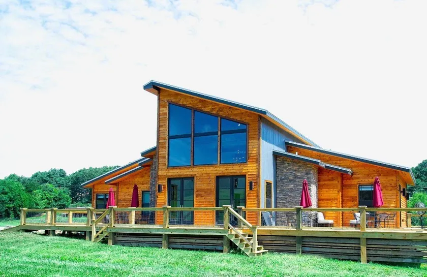 The Lodge At The Winery - Image 1