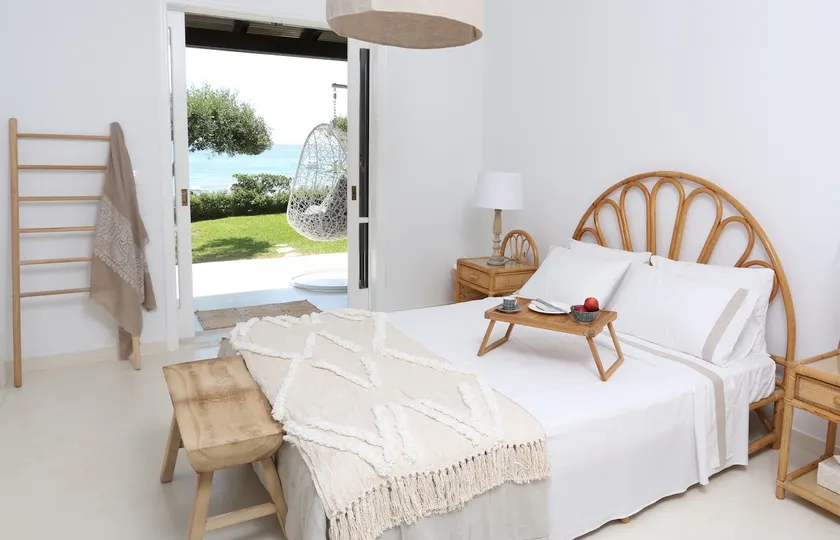 Seafront Calista Beach House With Garden - Image 1